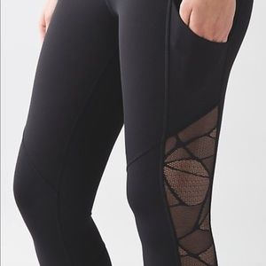 NEW Lululemon Goal Crusher Crops with Lace